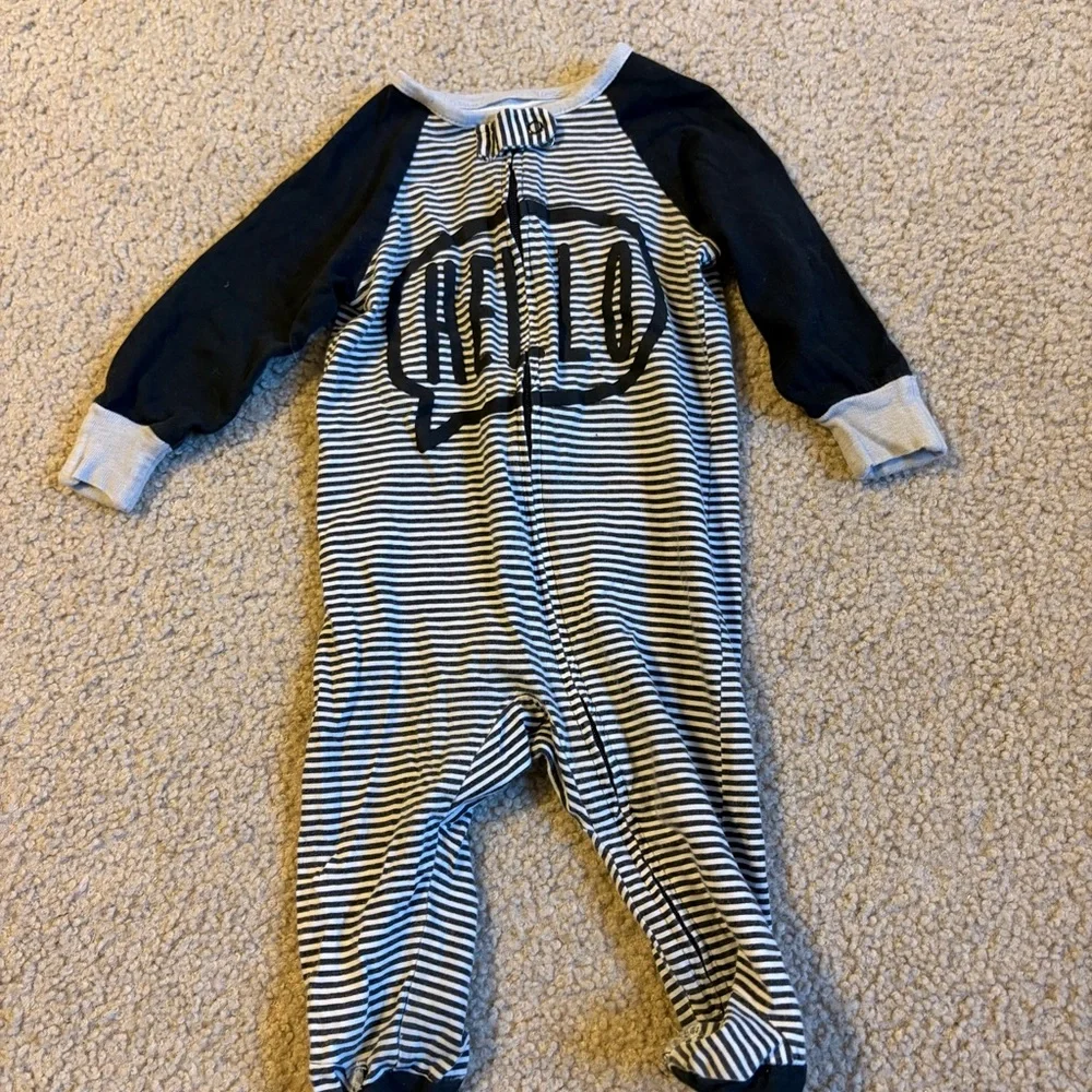 Amazon Essentials Black & White Striped Footed One-Piece with Hello Graphic - Picture 2 of 4